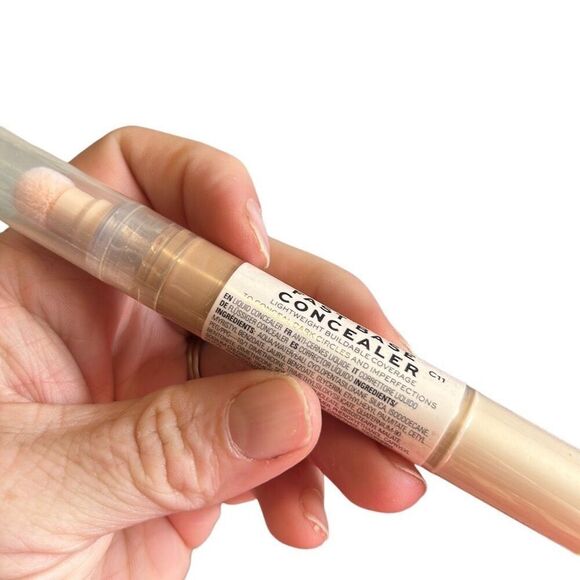 Makeup Revolution fast base concealer C11 - Picture 3 of 5